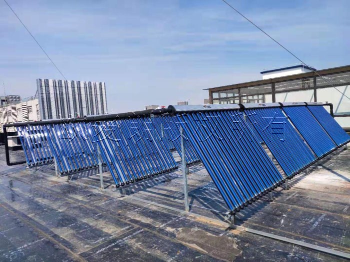 超导热管太阳能集热器用于工厂供热的节能应用